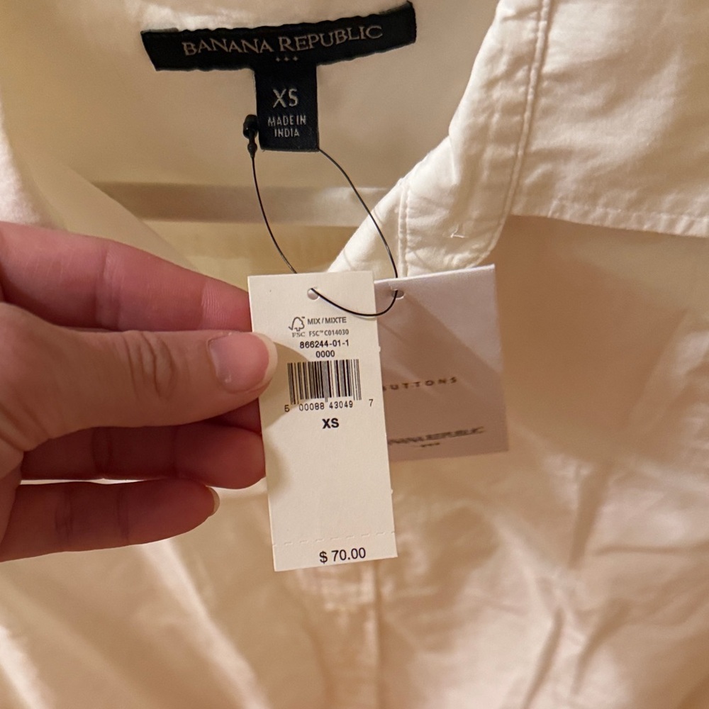 Banana Republic White Button Down Shirt - Picture 2 of 6